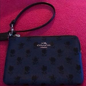 Coach mini cluch